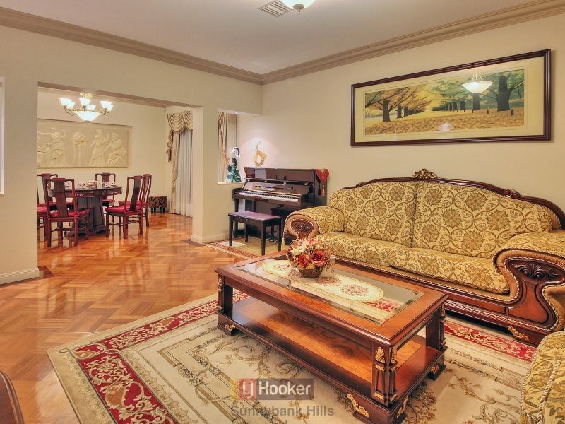 10 Snowbell Close, Stretton QLD 4116