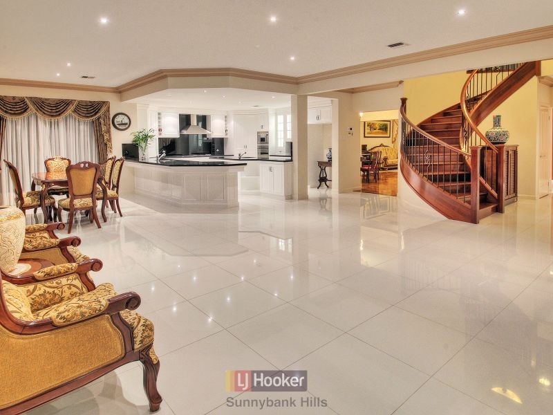 10 Snowbell Close, Stretton QLD 4116