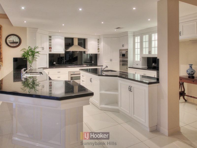 10 Snowbell Close, Stretton QLD 4116