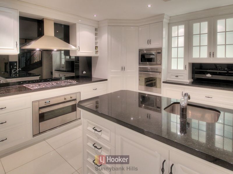 10 Snowbell Close, Stretton QLD 4116