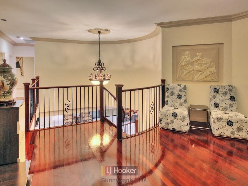 10 Snowbell Close, Stretton QLD 4116