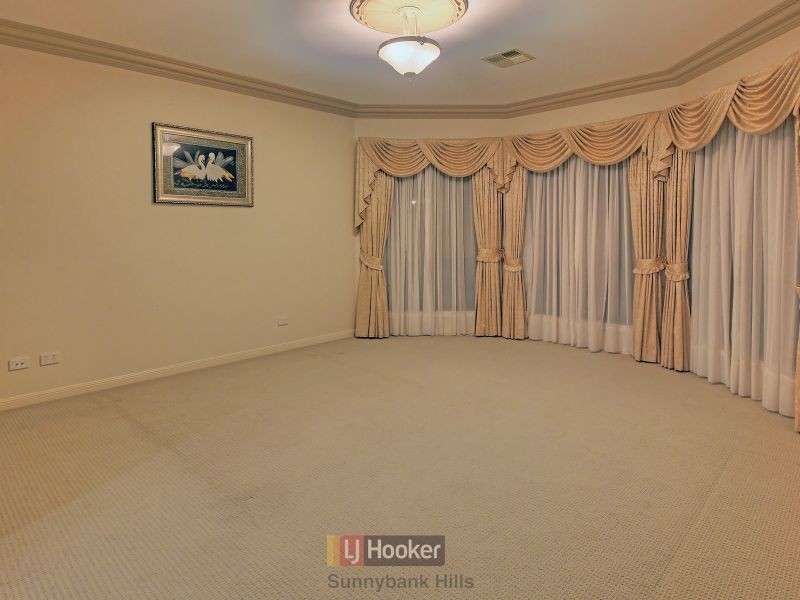 10 Snowbell Close, Stretton QLD 4116