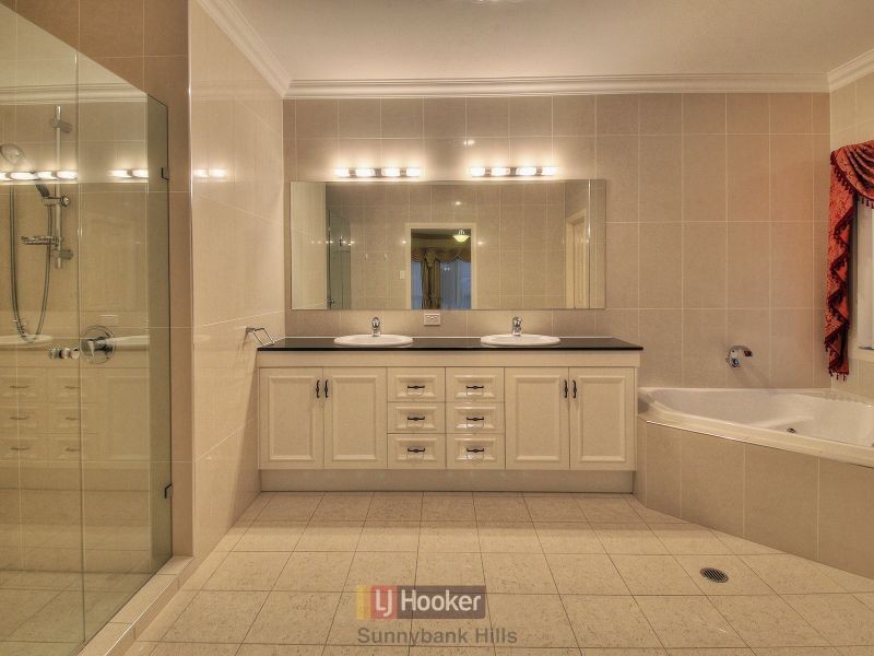 10 Snowbell Close, Stretton QLD 4116