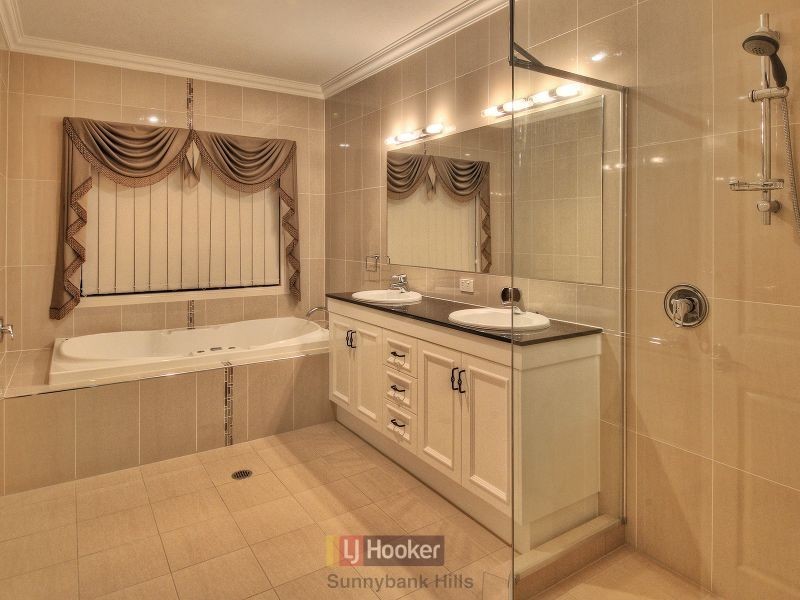 10 Snowbell Close, Stretton QLD 4116