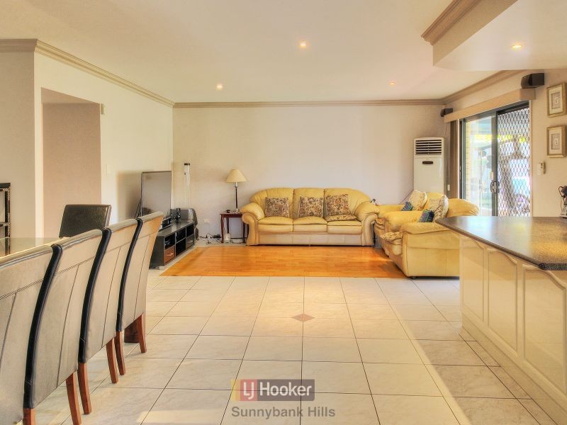 35 Bronte Place, Parkinson QLD 4115