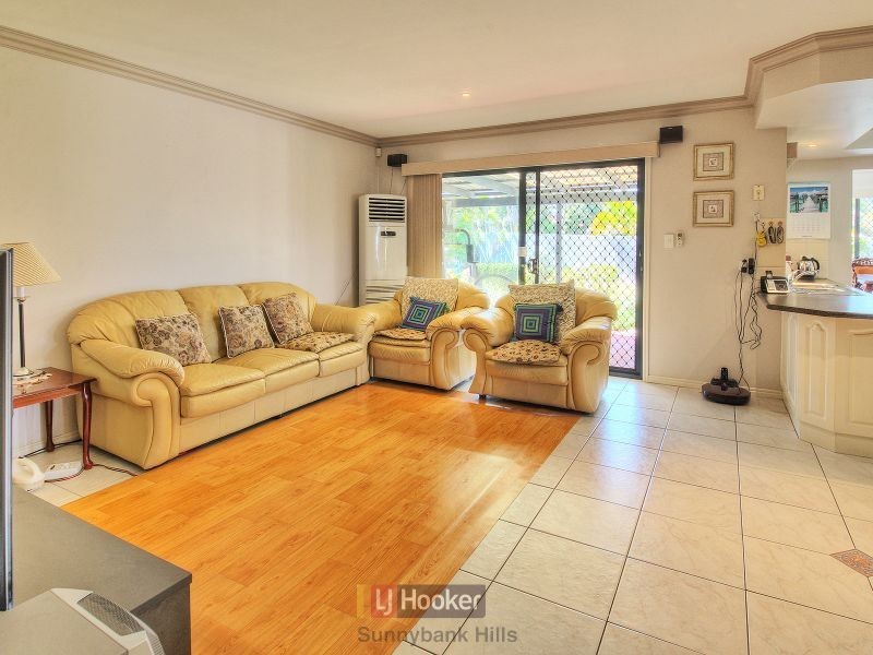 35 Bronte Place, Parkinson QLD 4115