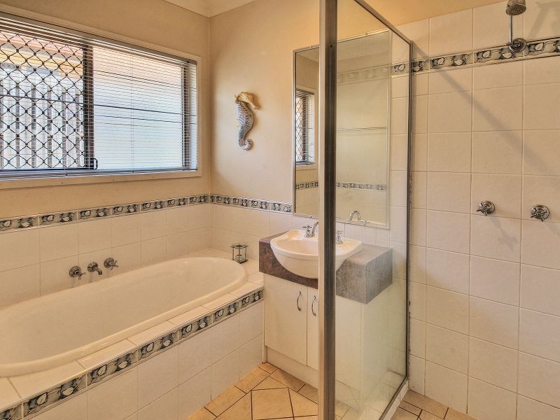 3 Coorong Place, Parkinson QLD 4115
