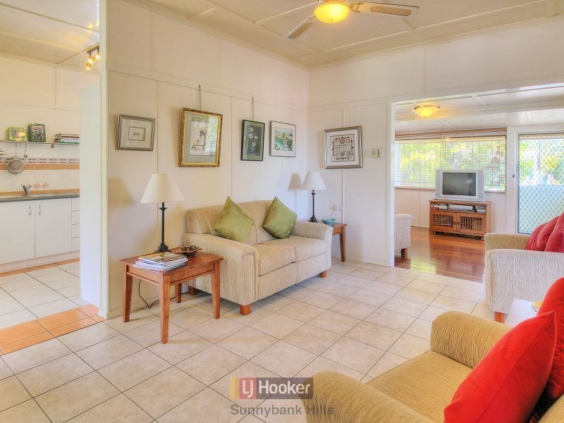 31 Rookwood Avenue, Coopers Plains QLD 4108