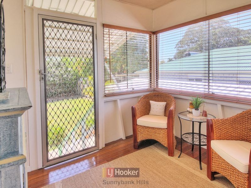 31 Rookwood Avenue, Coopers Plains QLD 4108