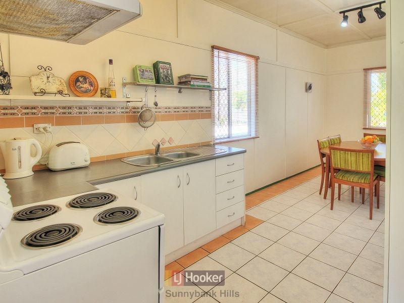 31 Rookwood Avenue, Coopers Plains QLD 4108