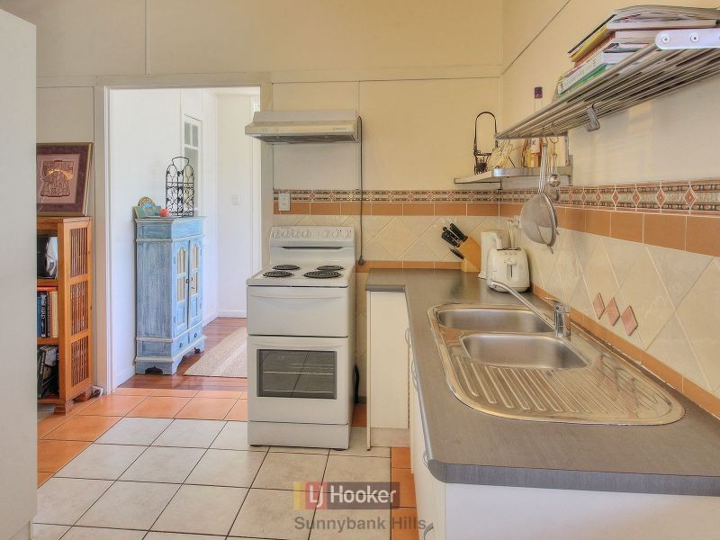 31 Rookwood Avenue, Coopers Plains QLD 4108