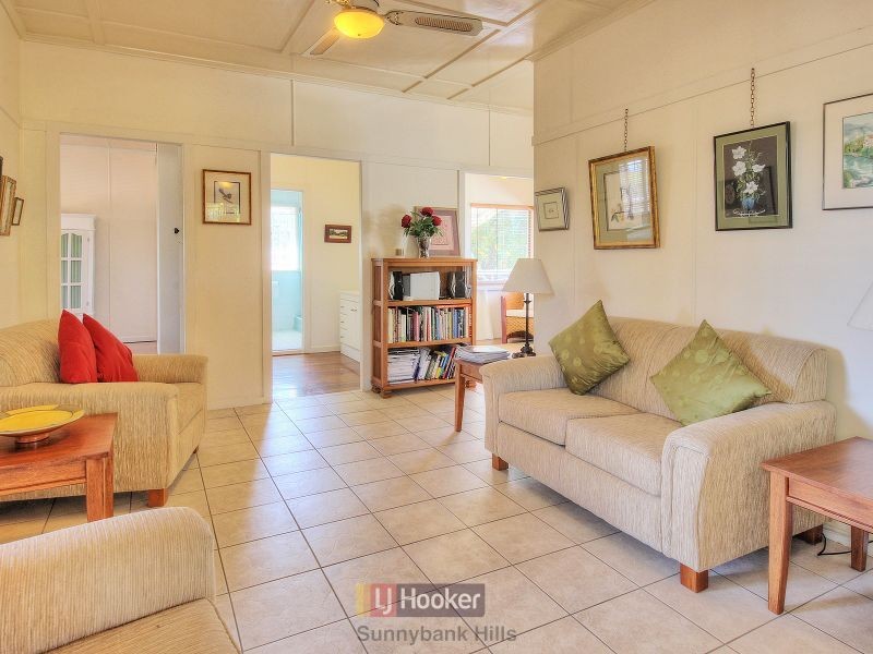 31 Rookwood Avenue, Coopers Plains QLD 4108