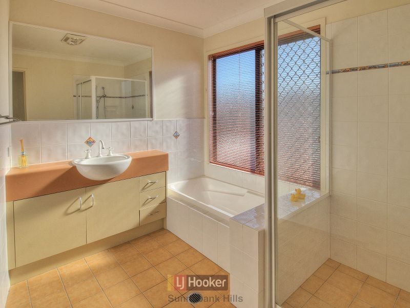 34 Leelaben Place, Eight Mile Plains QLD 4113