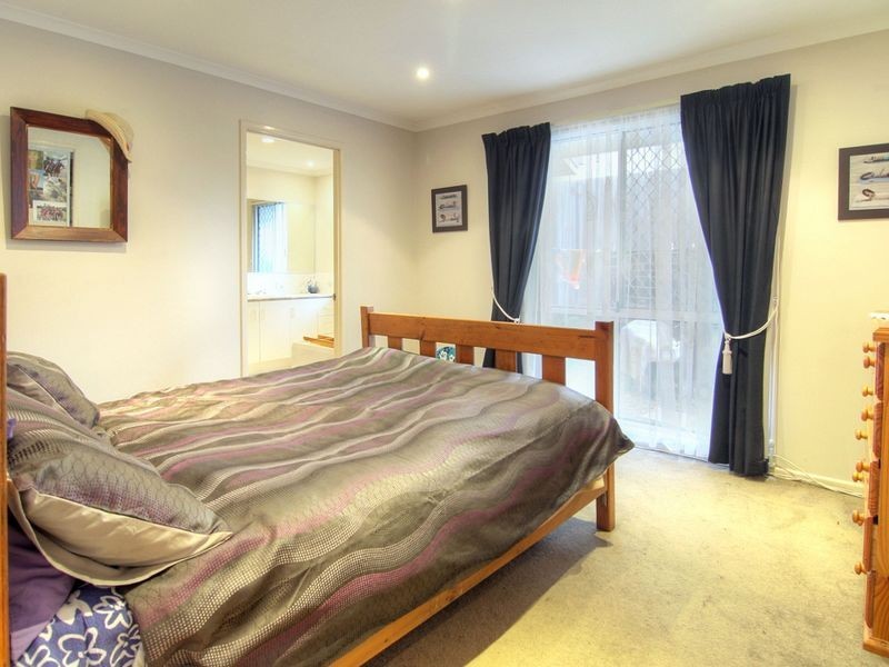 57 Ontario Crescent, Parkinson QLD 4115