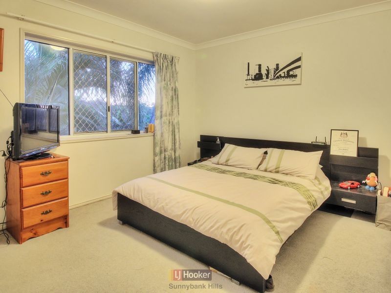 42 Cleveland Place, Stretton QLD 4116