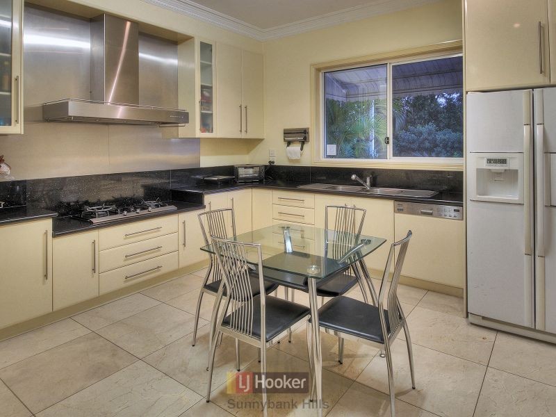 18 Penson Street, Stretton QLD 4116