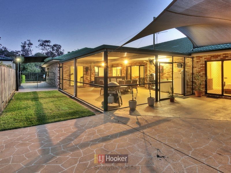 83 Greenways Esplanade, Parkinson QLD 4115