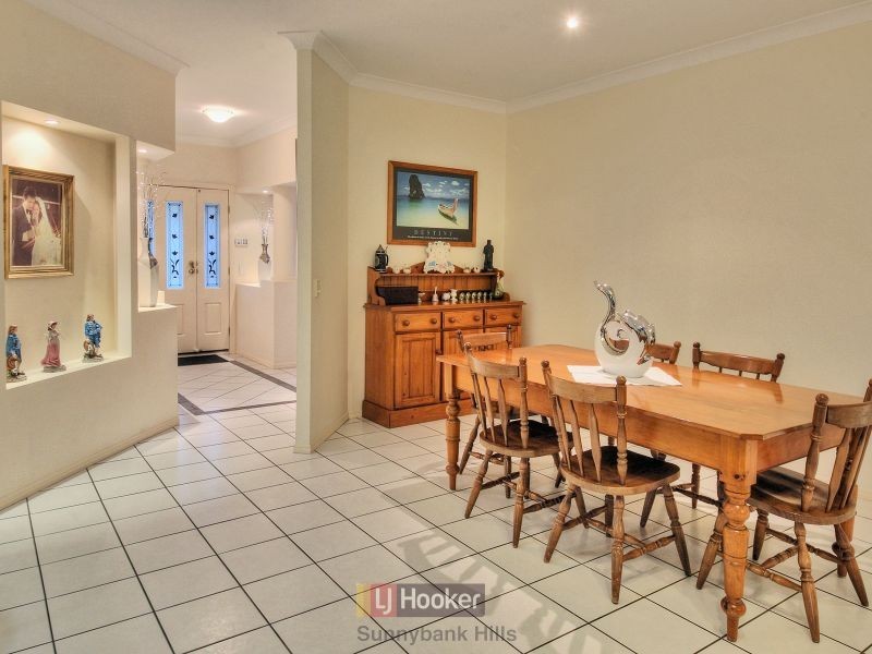 83 Greenways Esplanade, Parkinson QLD 4115