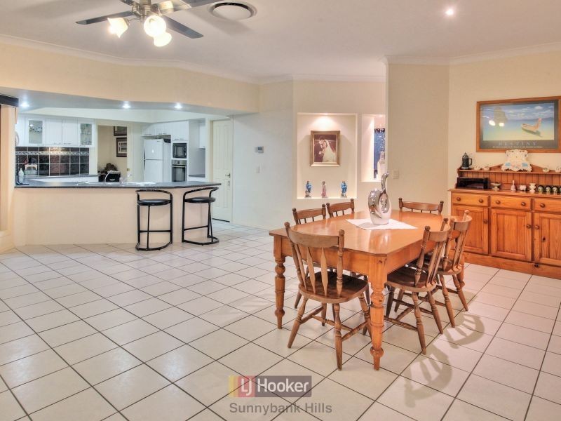83 Greenways Esplanade, Parkinson QLD 4115