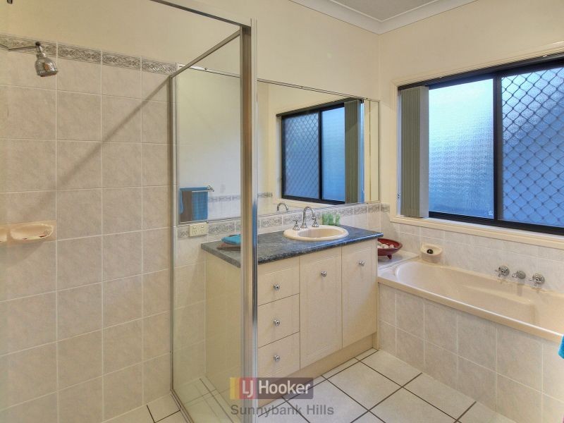 83 Greenways Esplanade, Parkinson QLD 4115