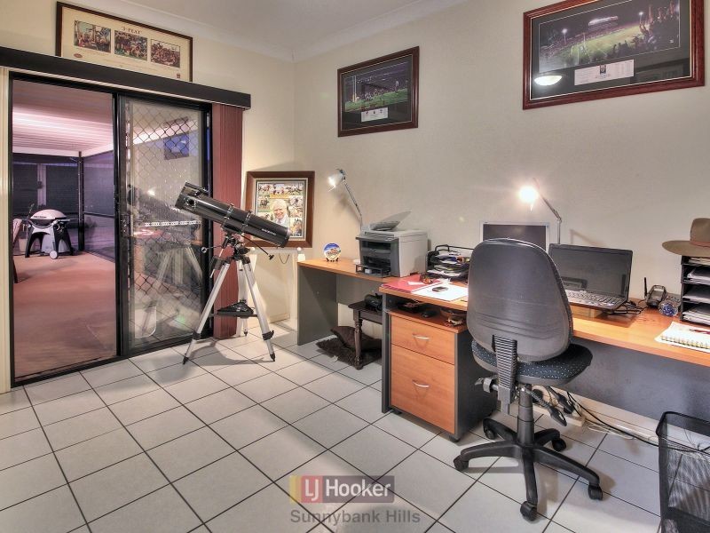 83 Greenways Esplanade, Parkinson QLD 4115