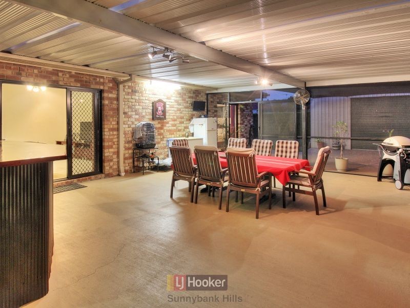 83 Greenways Esplanade, Parkinson QLD 4115