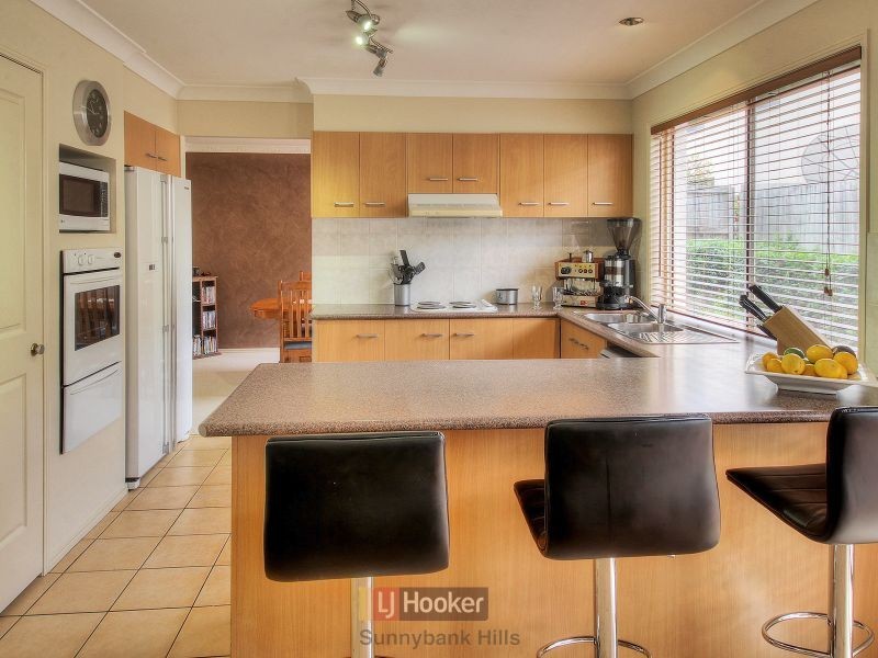 30 Lexington Place, Sunnybank Hills QLD 4109