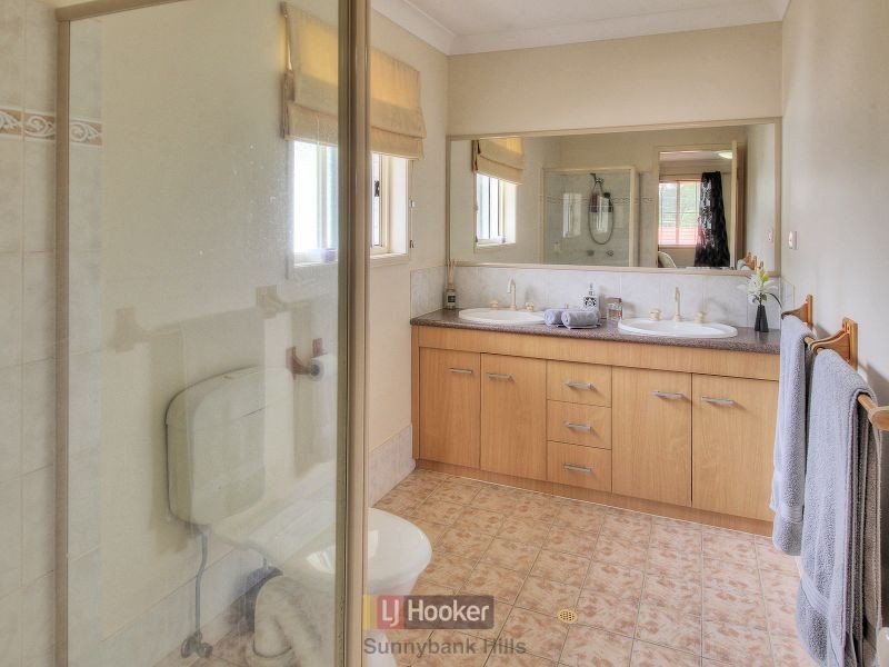 30 Lexington Place, Sunnybank Hills QLD 4109