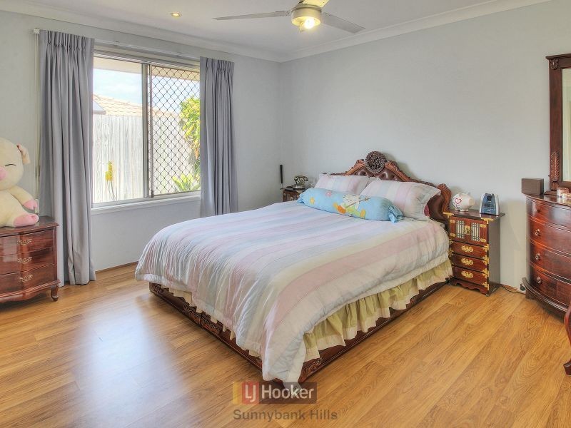 71 Golden Rain Place, Stretton QLD 4116
