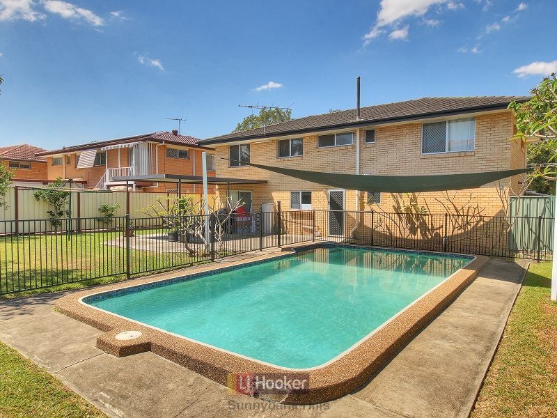 27 Springfield Street, Macgregor QLD 4109