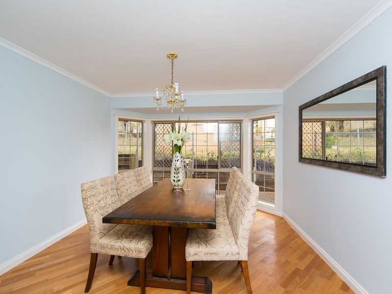 2 Hearnville Street, Robertson QLD 4109