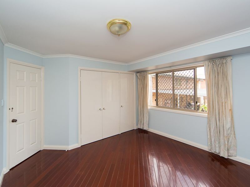 2 Hearnville Street, Robertson QLD 4109