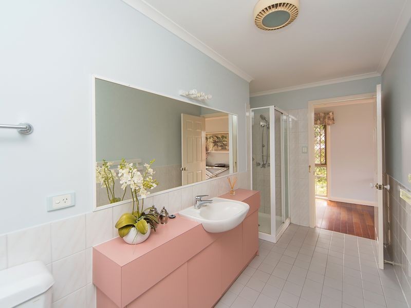 2 Hearnville Street, Robertson QLD 4109