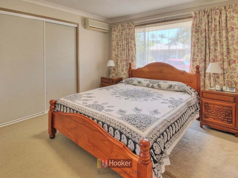 5 Corypha Crescent, Calamvale QLD 4116