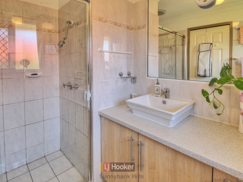 5 Corypha Crescent, Calamvale QLD 4116