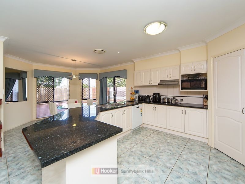 18 Leelaben Place, Eight Mile Plains QLD 4113