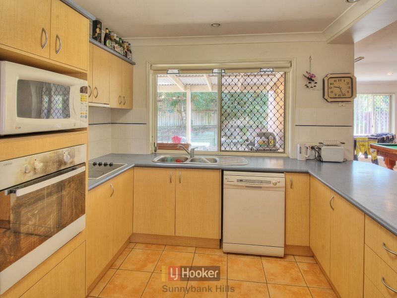 11 Yorkshire Place, Stretton QLD 4116