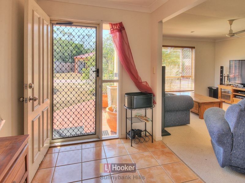 11 Yorkshire Place, Stretton QLD 4116