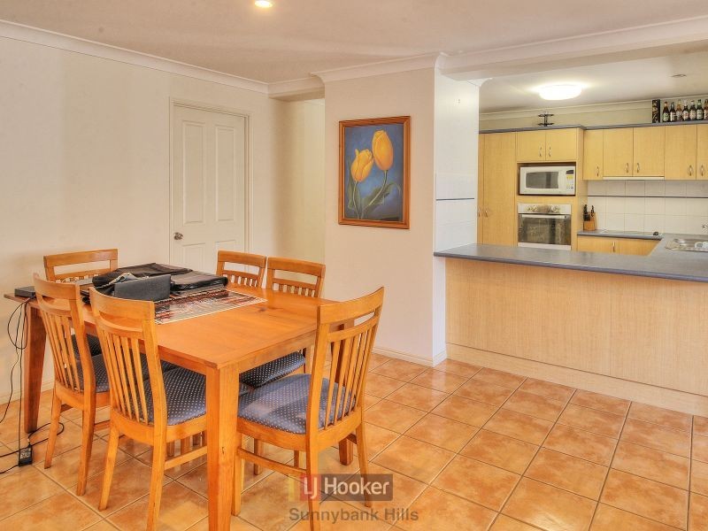 11 Yorkshire Place, Stretton QLD 4116
