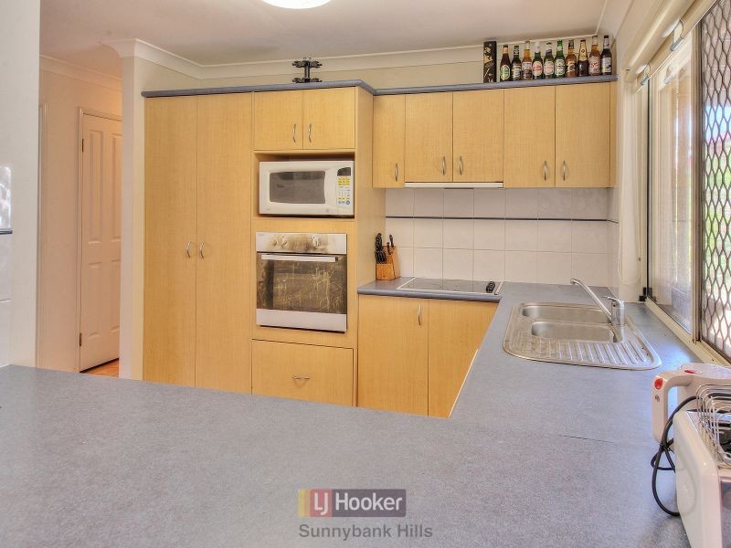 11 Yorkshire Place, Stretton QLD 4116
