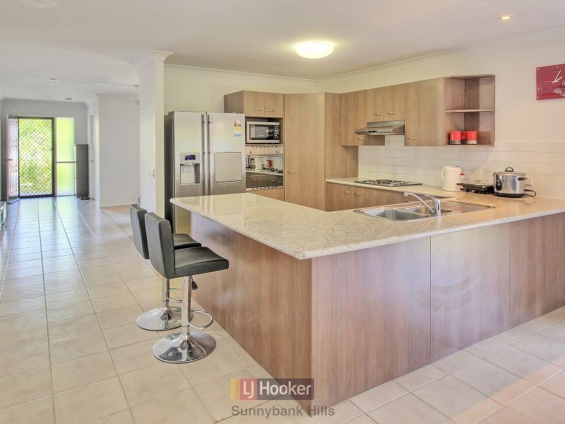 18 Barrine Place, Parkinson QLD 4115