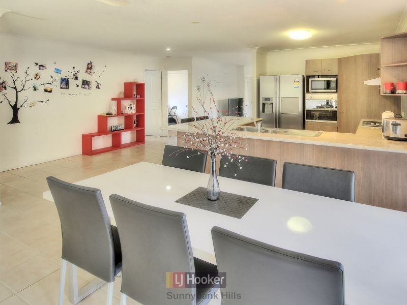 18 Barrine Place, Parkinson QLD 4115