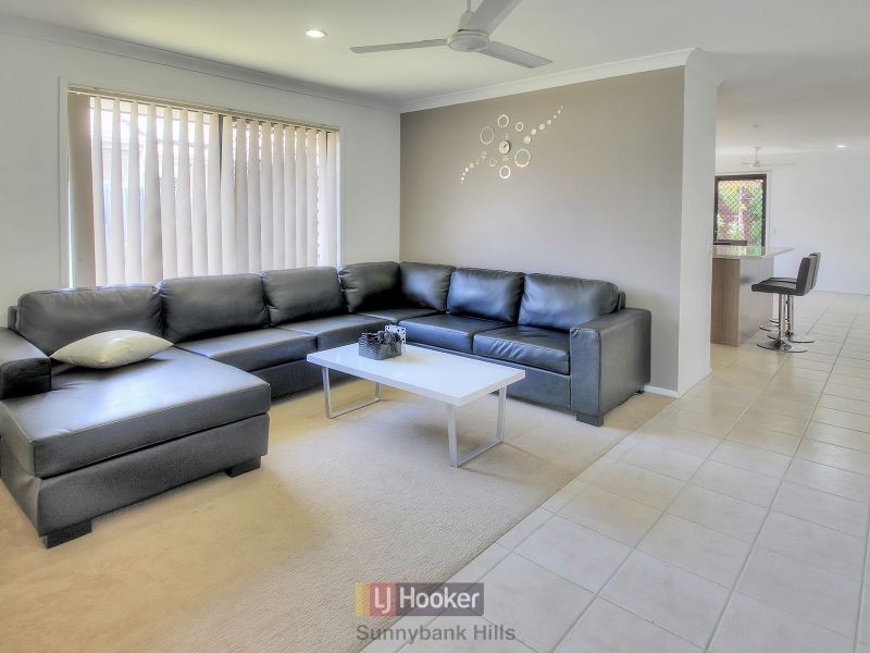 18 Barrine Place, Parkinson QLD 4115