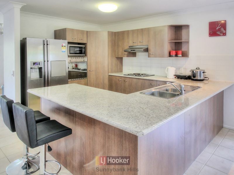 18 Barrine Place, Parkinson QLD 4115