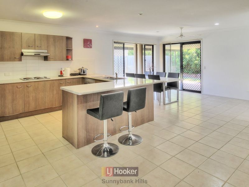 18 Barrine Place, Parkinson QLD 4115
