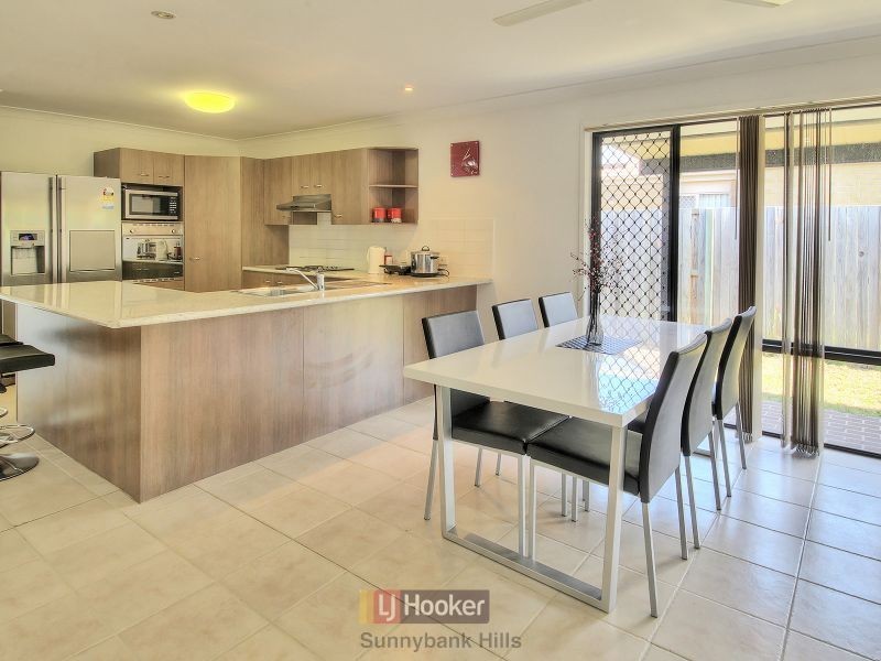18 Barrine Place, Parkinson QLD 4115