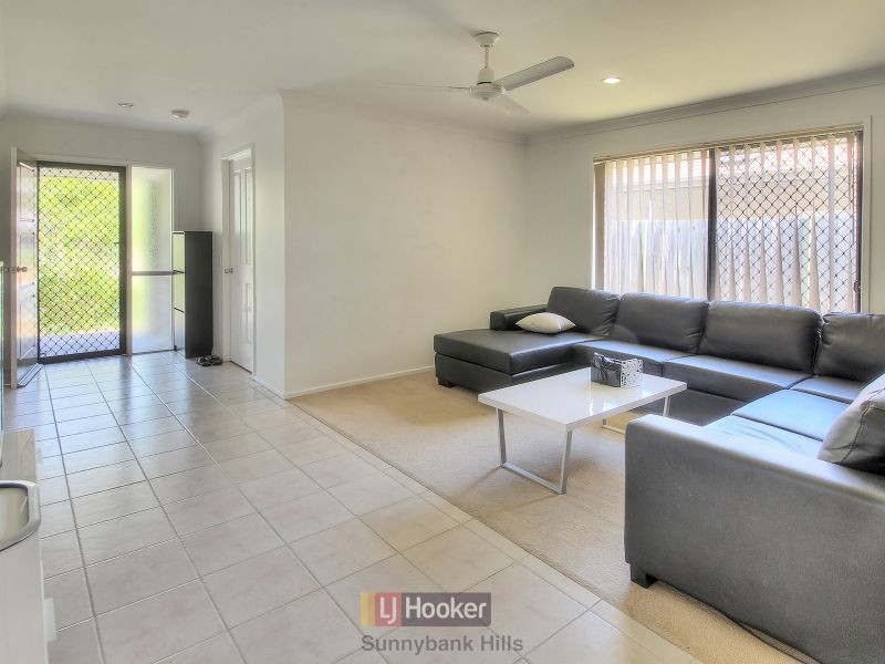 18 Barrine Place, Parkinson QLD 4115