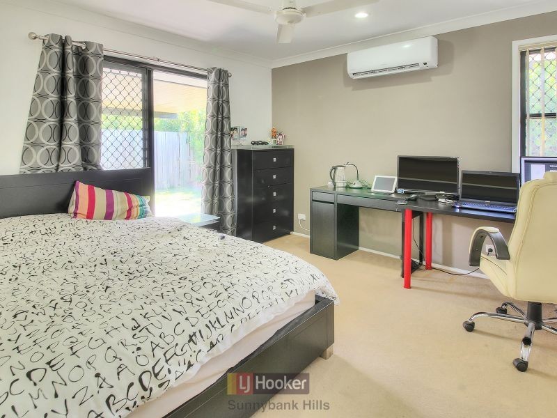 18 Barrine Place, Parkinson QLD 4115