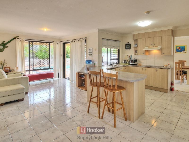 146 Lancaster Circuit, Stretton QLD 4116