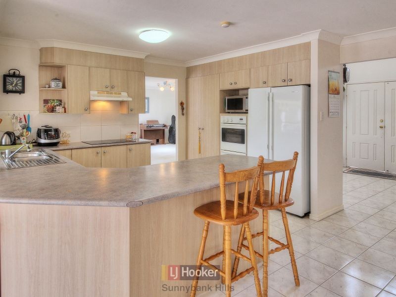 146 Lancaster Circuit, Stretton QLD 4116